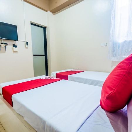 Oyo 569 Alt Complex Hotel Lapu-Lapu City Eksteriør billede