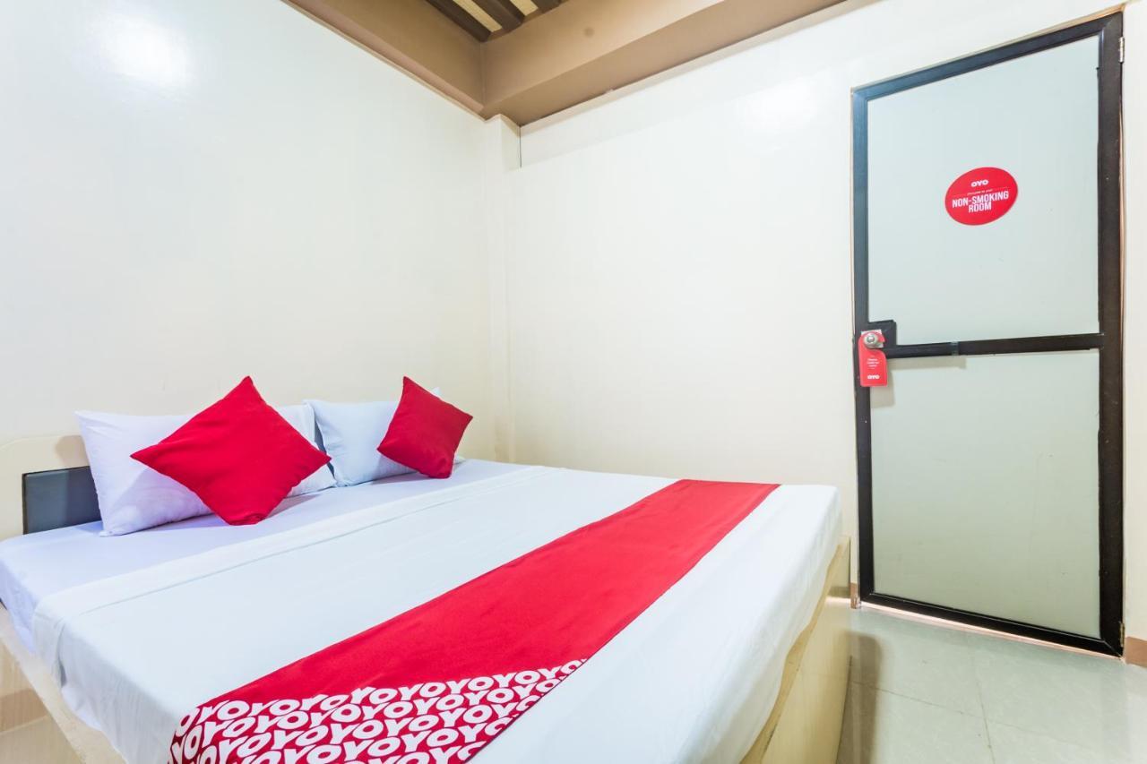 Oyo 569 Alt Complex Hotel Lapu-Lapu City Eksteriør billede