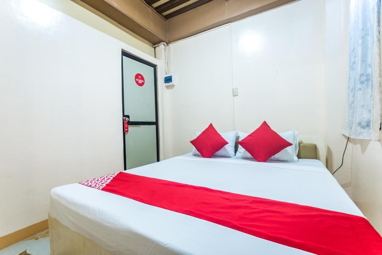 Oyo 569 Alt Complex Hotel Lapu-Lapu City Eksteriør billede