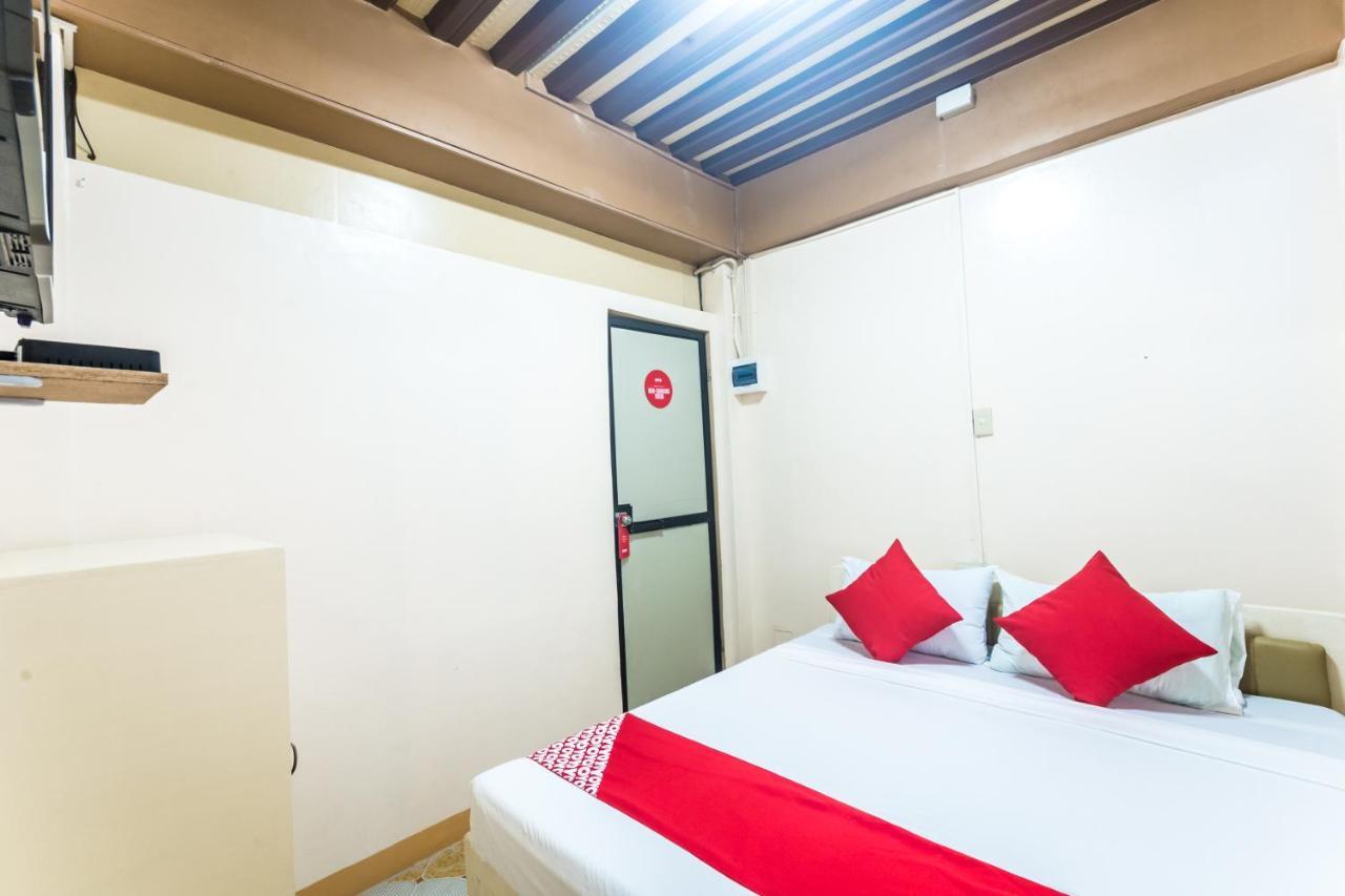 Oyo 569 Alt Complex Hotel Lapu-Lapu City Eksteriør billede